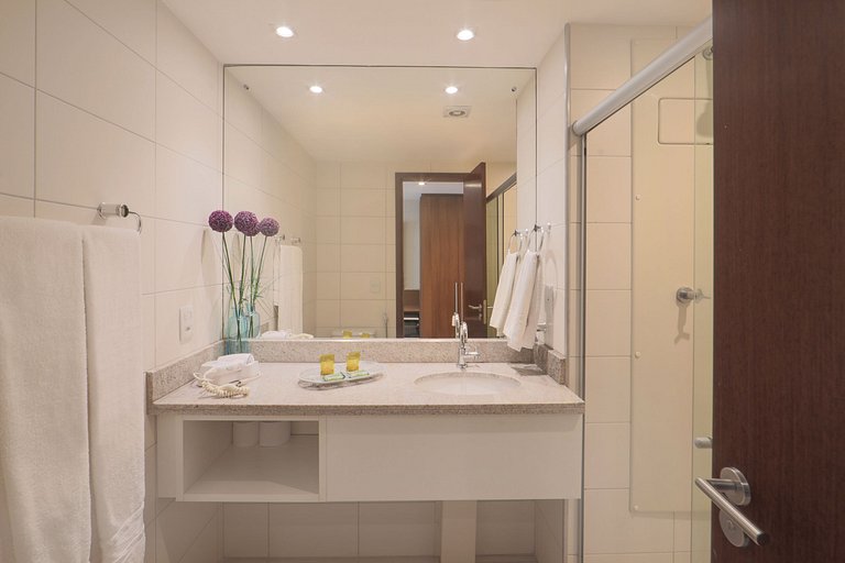 Flat Alto Luxo Decorado Beira Mar