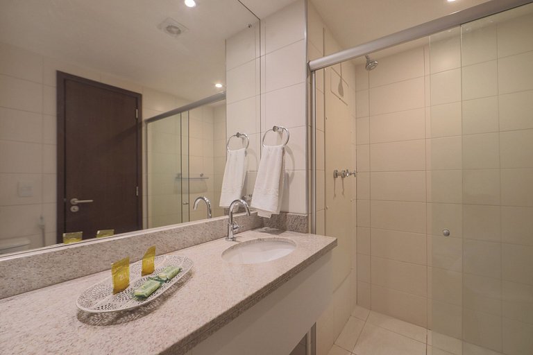 Flat Alto Luxo Decorado Beira Mar