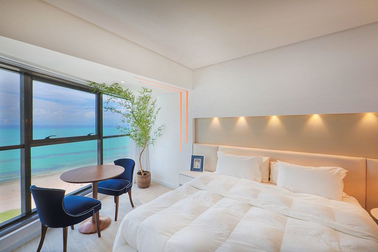 Flat Alto Luxo Decorado Beira Mar
