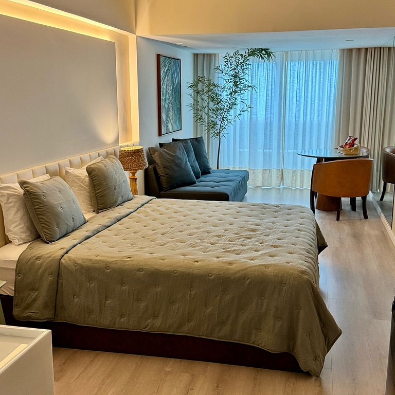 Suite Com Varanda em Andar Alto