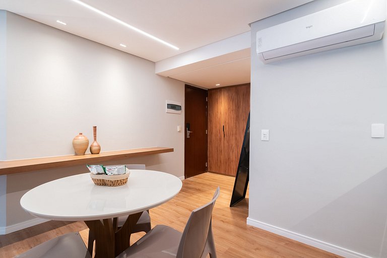 Apartamento Luxo com Varanda