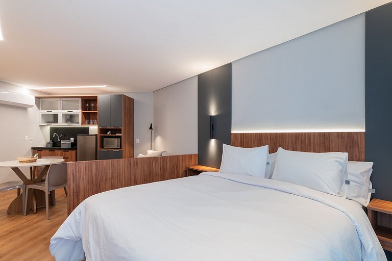 Apartamento Luxo com Varanda