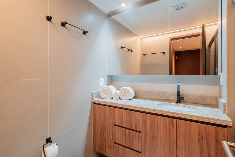Apartamento Luxo com Varanda