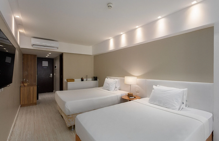 Flat Alto Luxo com Duas Camas de Casal
