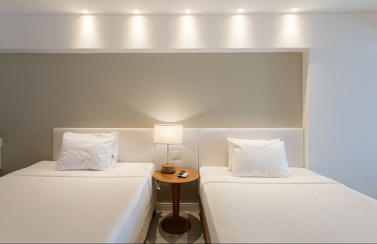 Flat Alto Luxo com Duas Camas de Casal
