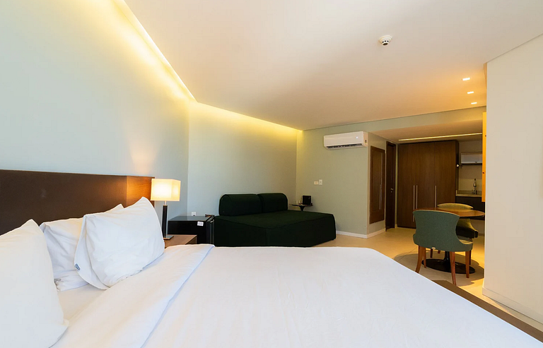 Apartamento Luxo com Varanda