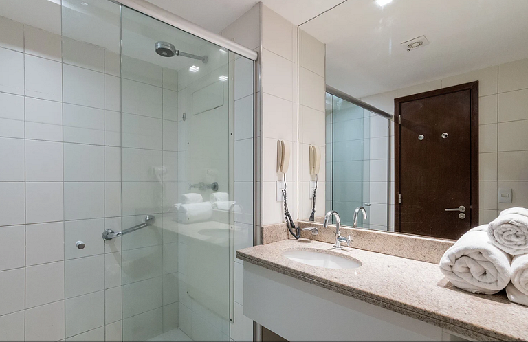 Apartamento Luxo com Varanda