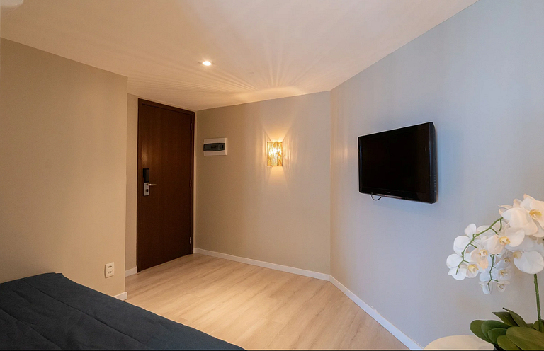 Flat Alto Luxo Decorado Beira Mar