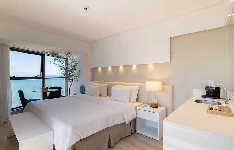 Flat Alto Luxo Decorado Beira Mar