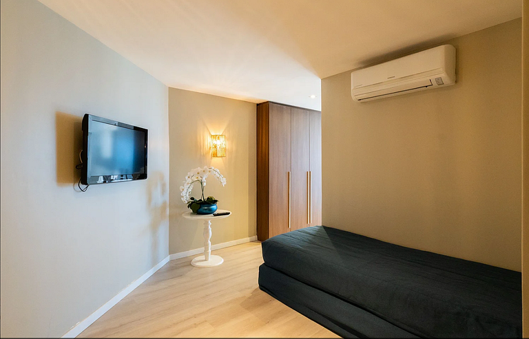 Flat Alto Luxo Decorado Beira Mar