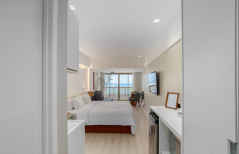 Suite Com Varanda em Andar Alto